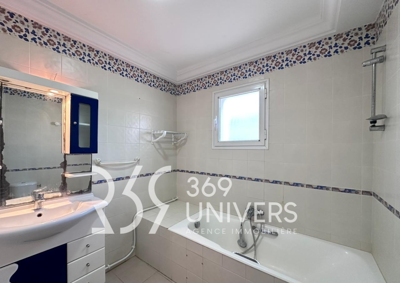 La Marsa&nbsp;Cite Des Juges 2&nbsp;Location&nbsp;Appart. 3 pi�ces&nbsp;Etage de villa avec balcon � la marsa ref ra161