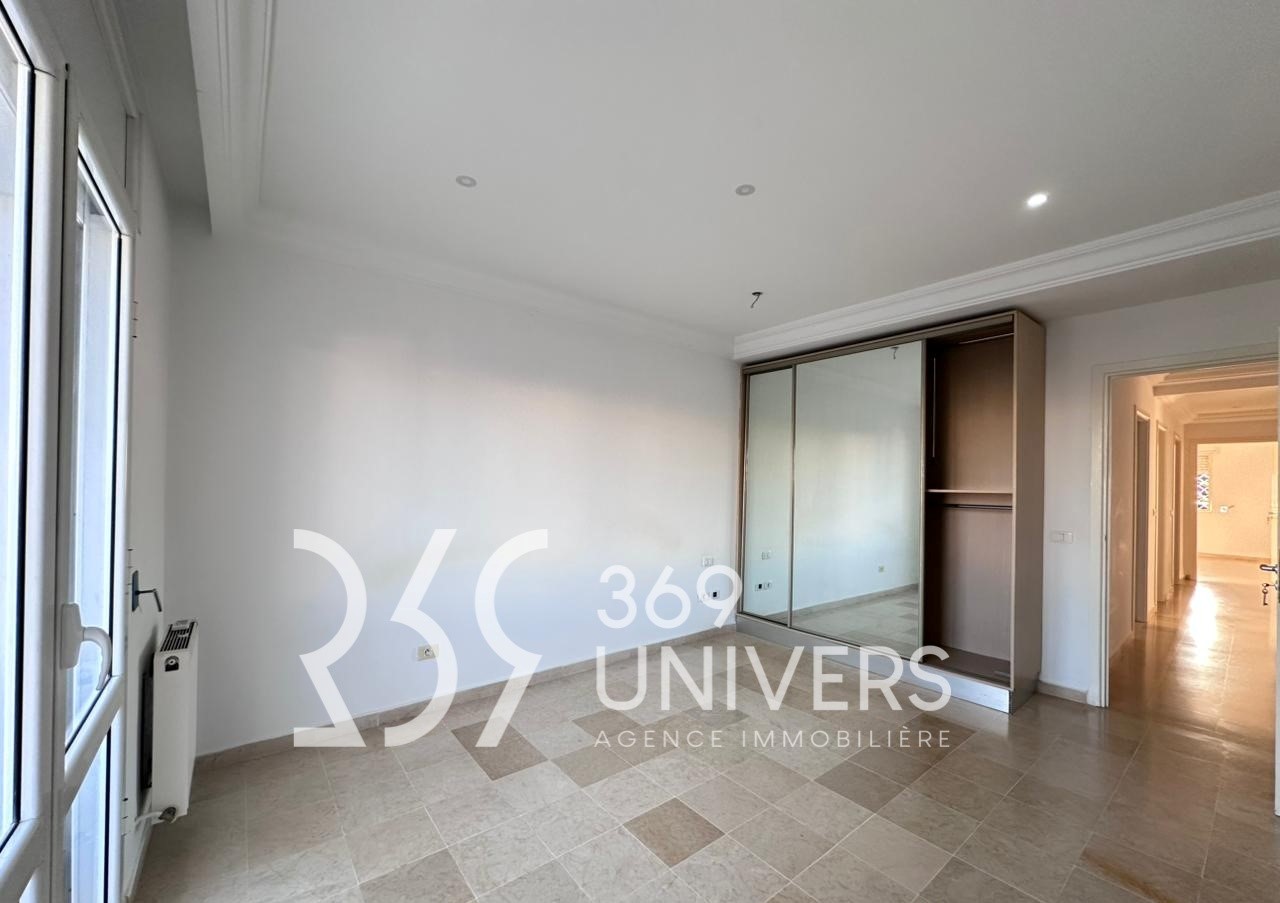 La Marsa&nbsp;Cite Des Juges 2&nbsp;Location&nbsp;Appart. 3 pi�ces&nbsp;Etage de villa avec balcon � la marsa ref ra161