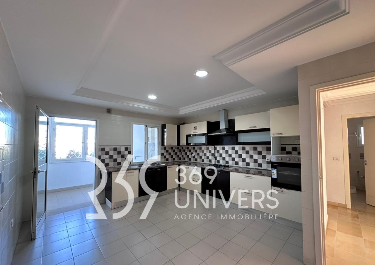 La Marsa&nbsp;Cite Des Juges 2&nbsp;Location&nbsp;Appart. 3 pi�ces&nbsp;Etage de villa avec balcon � la marsa ref ra161