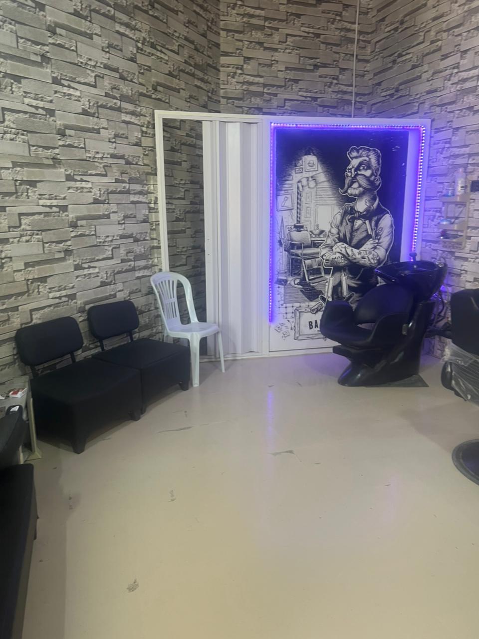 Ariana Ville Ariana Location Surfaces Salon coiffure hommes ariana