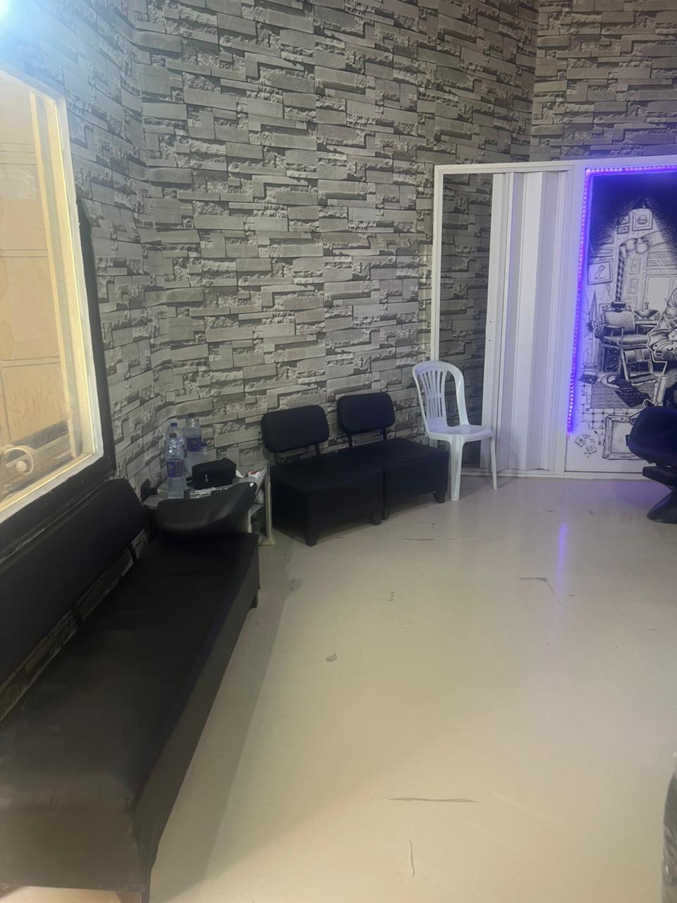 Ariana Ville Ariana Location Surfaces Salon coiffure hommes ariana