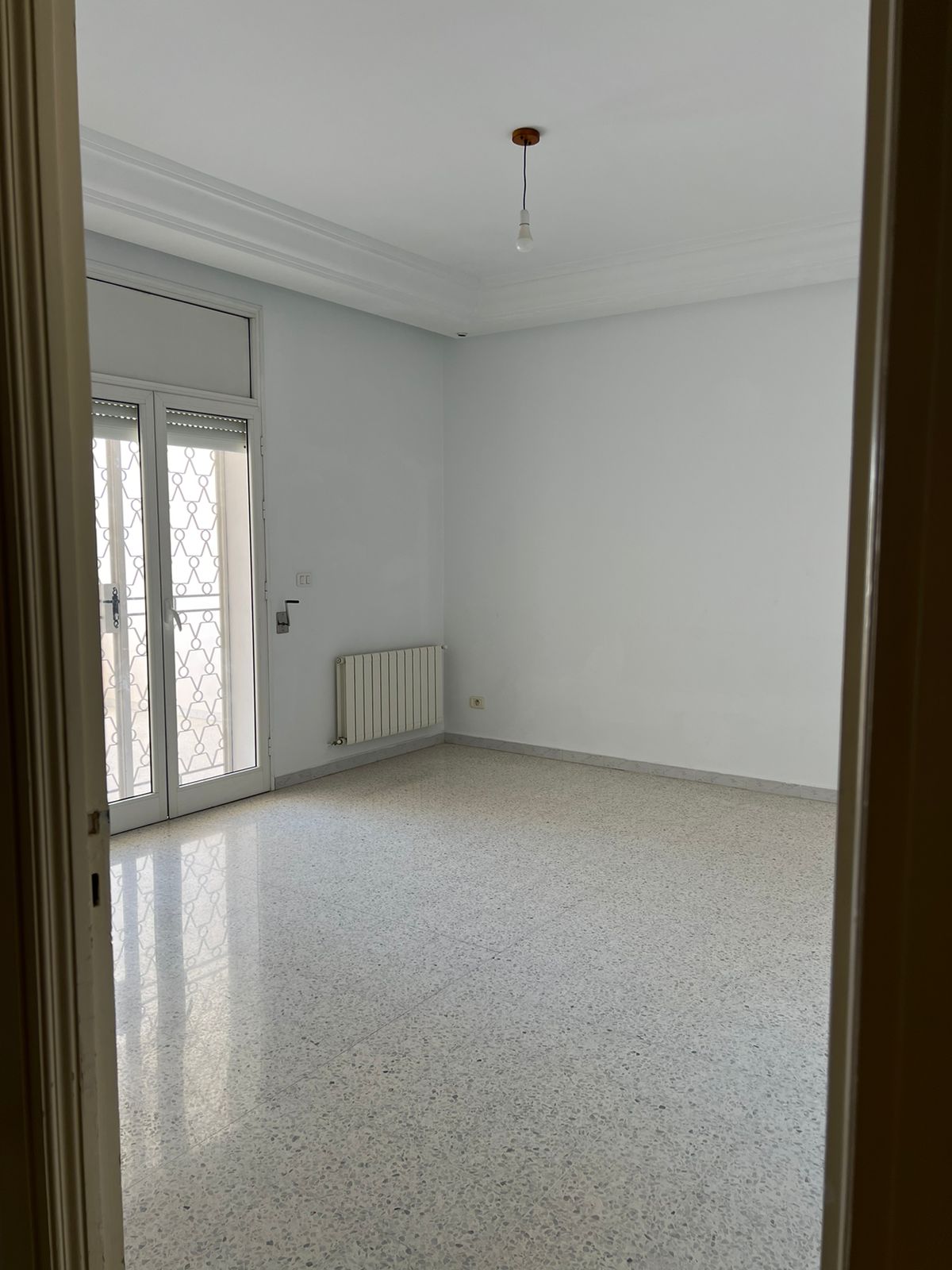 Sfax Ville Sfax Location Appart. 4 pices Etage de villa spacieux