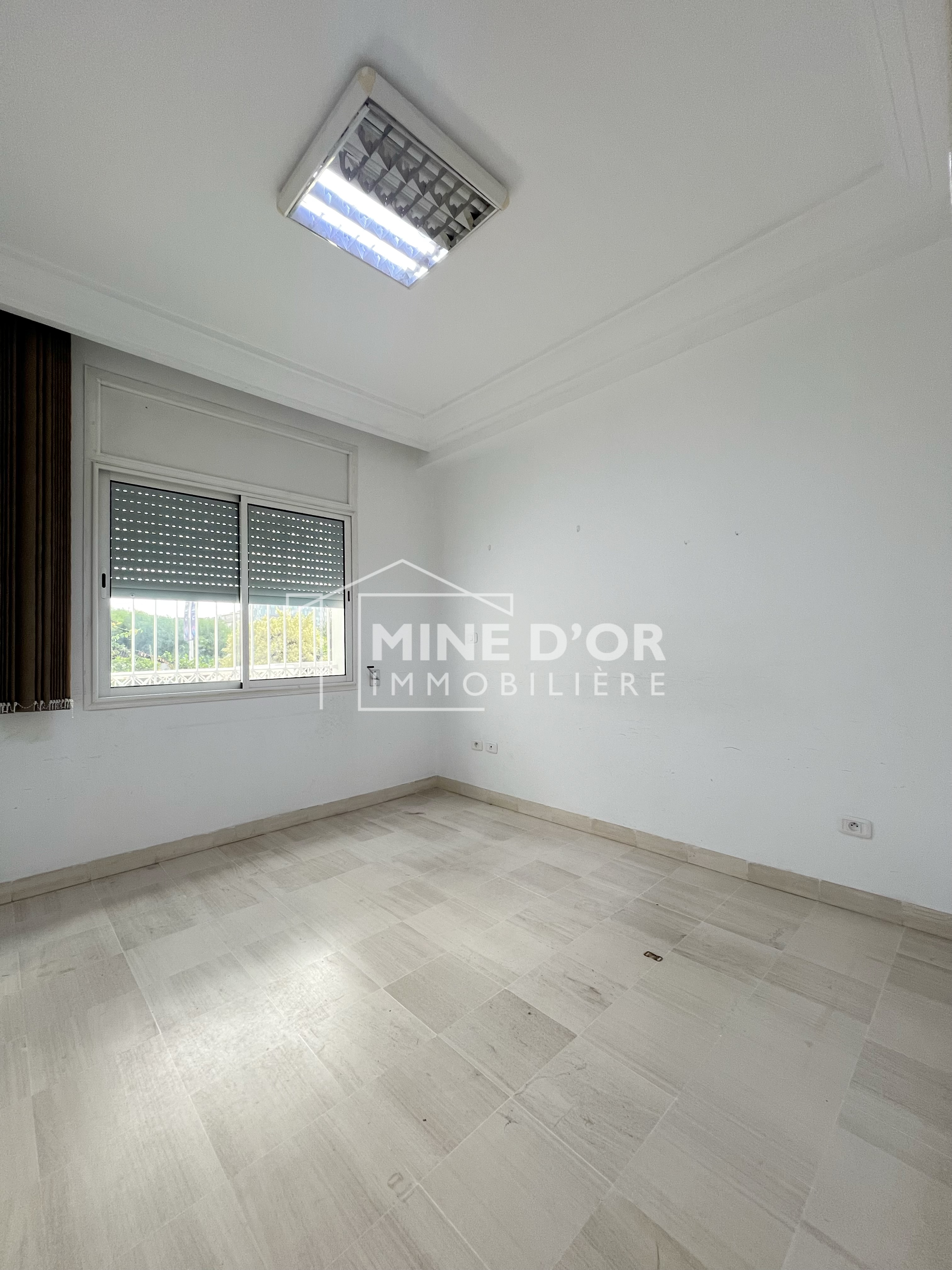 Bureaux & Commerces Bureau