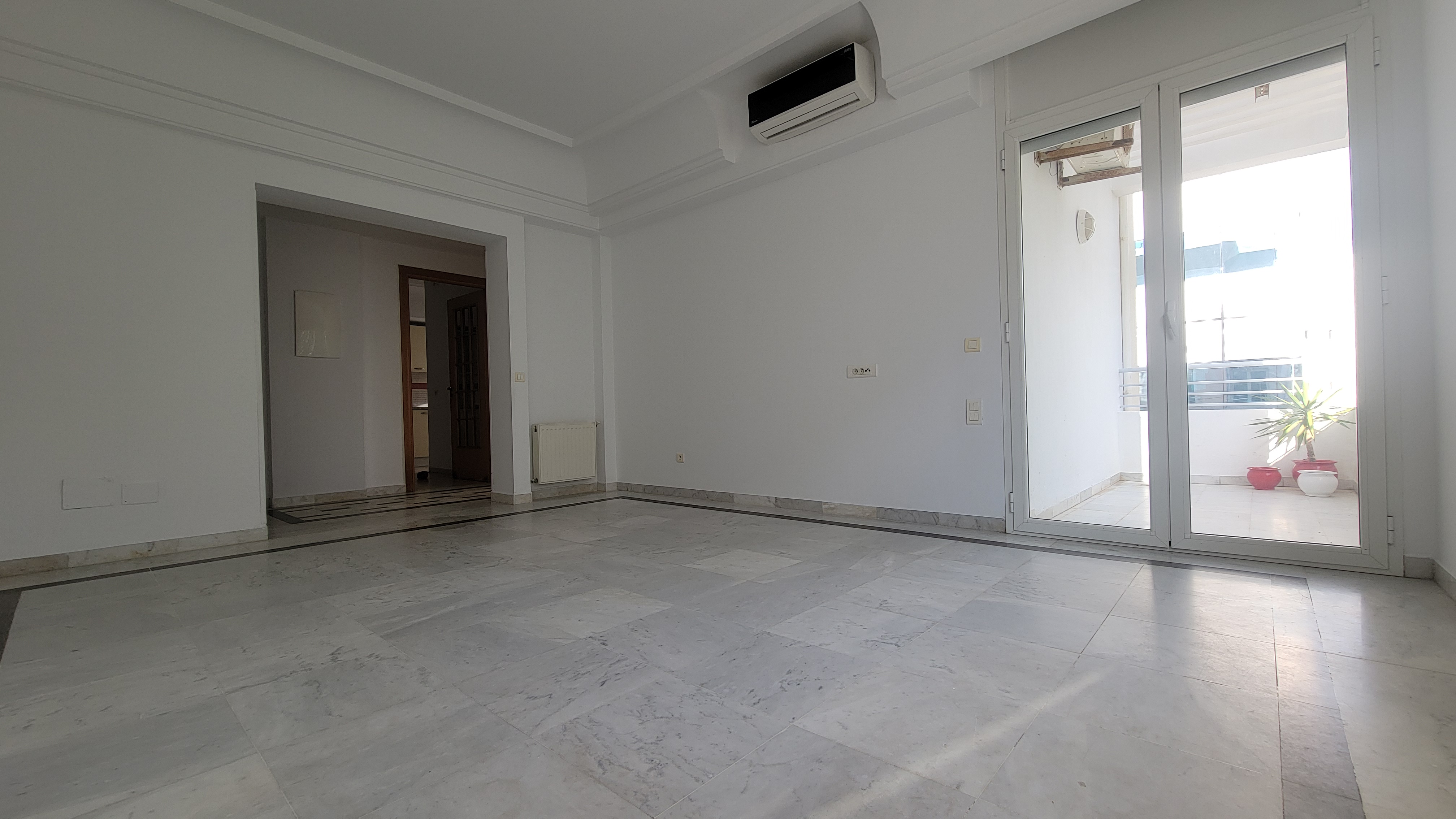 La Marsa&nbsp;Berge Du Lac&nbsp;Location&nbsp;Appart. 3 pi�ces&nbsp;Appartement s2 au lac 2 sur l'avenue de la bourse