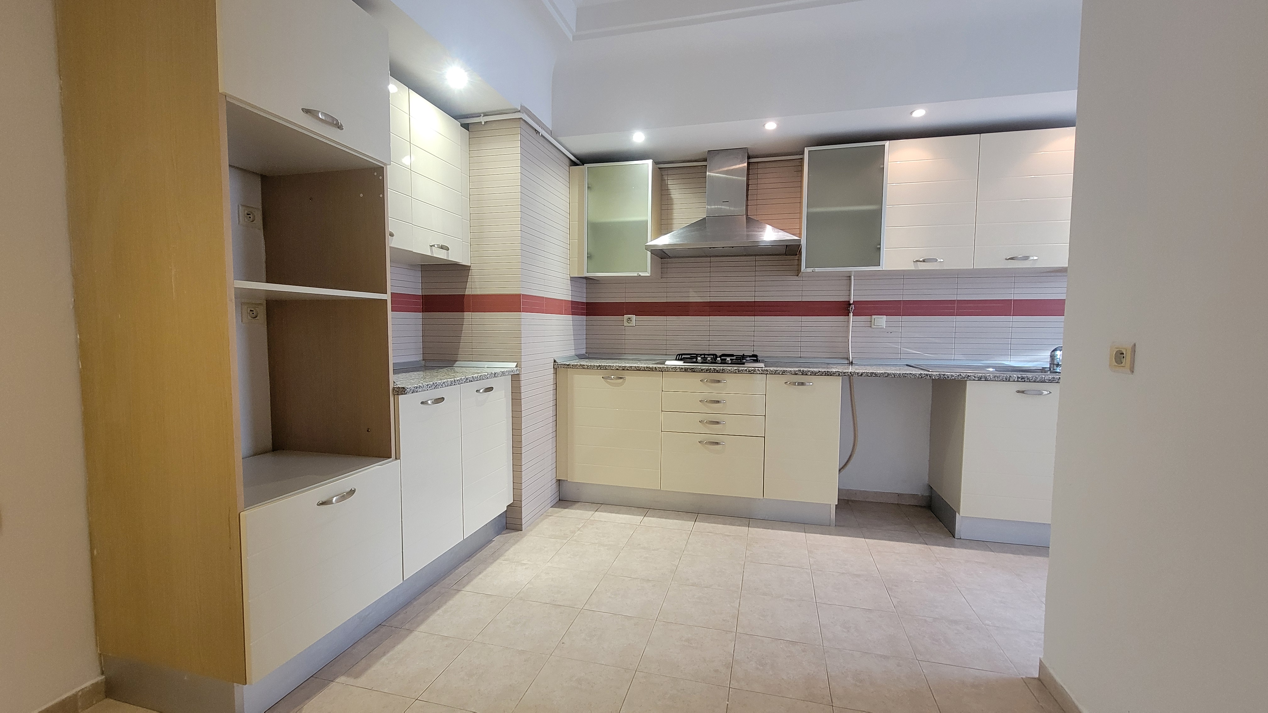 La Marsa&nbsp;Berge Du Lac&nbsp;Location&nbsp;Appart. 3 pi�ces&nbsp;Appartement s2 au lac 2 sur l'avenue de la bourse