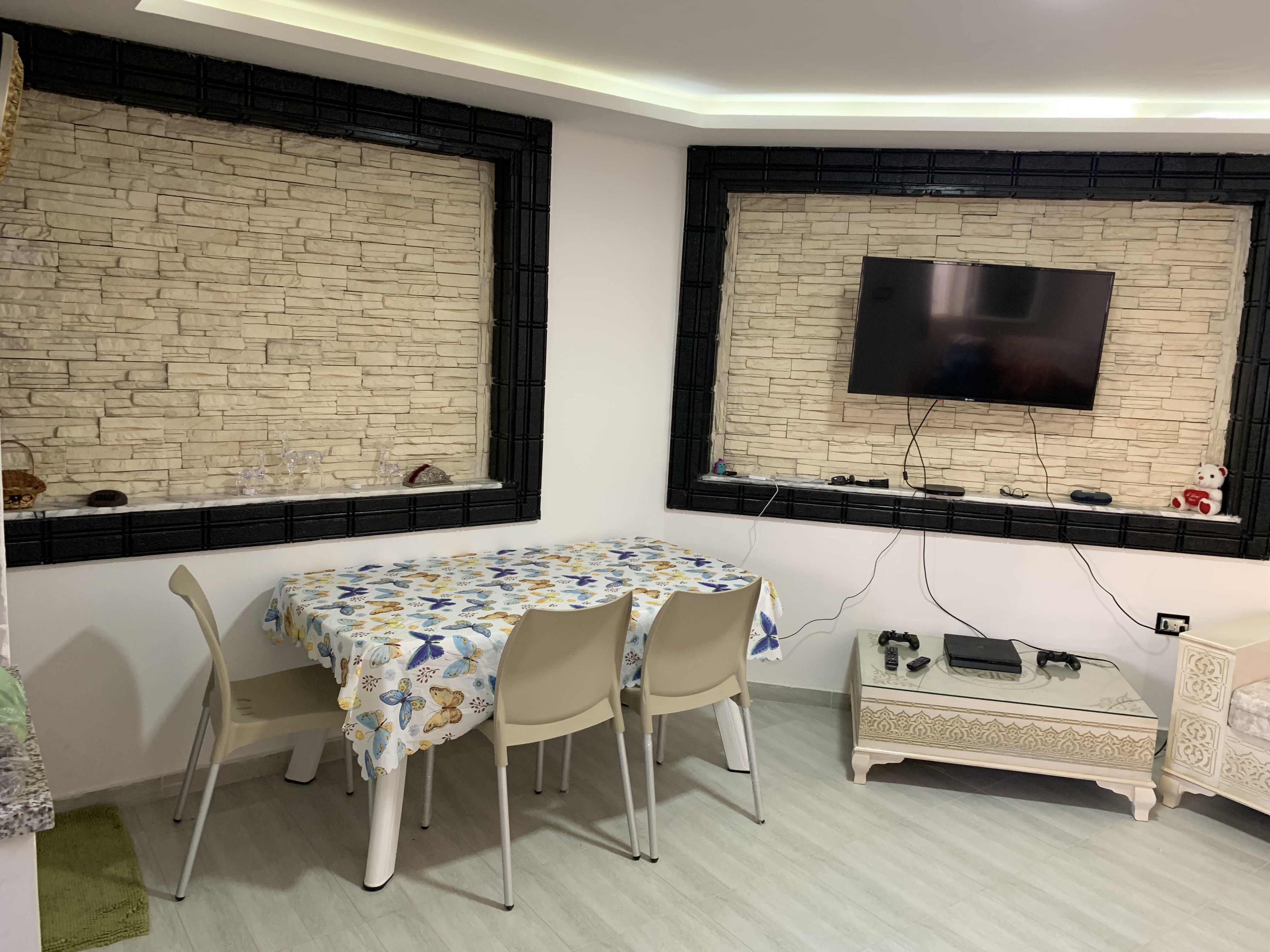 La Soukra Cite Hedi Nouira Location Appart. 1 pice Beau studio s1