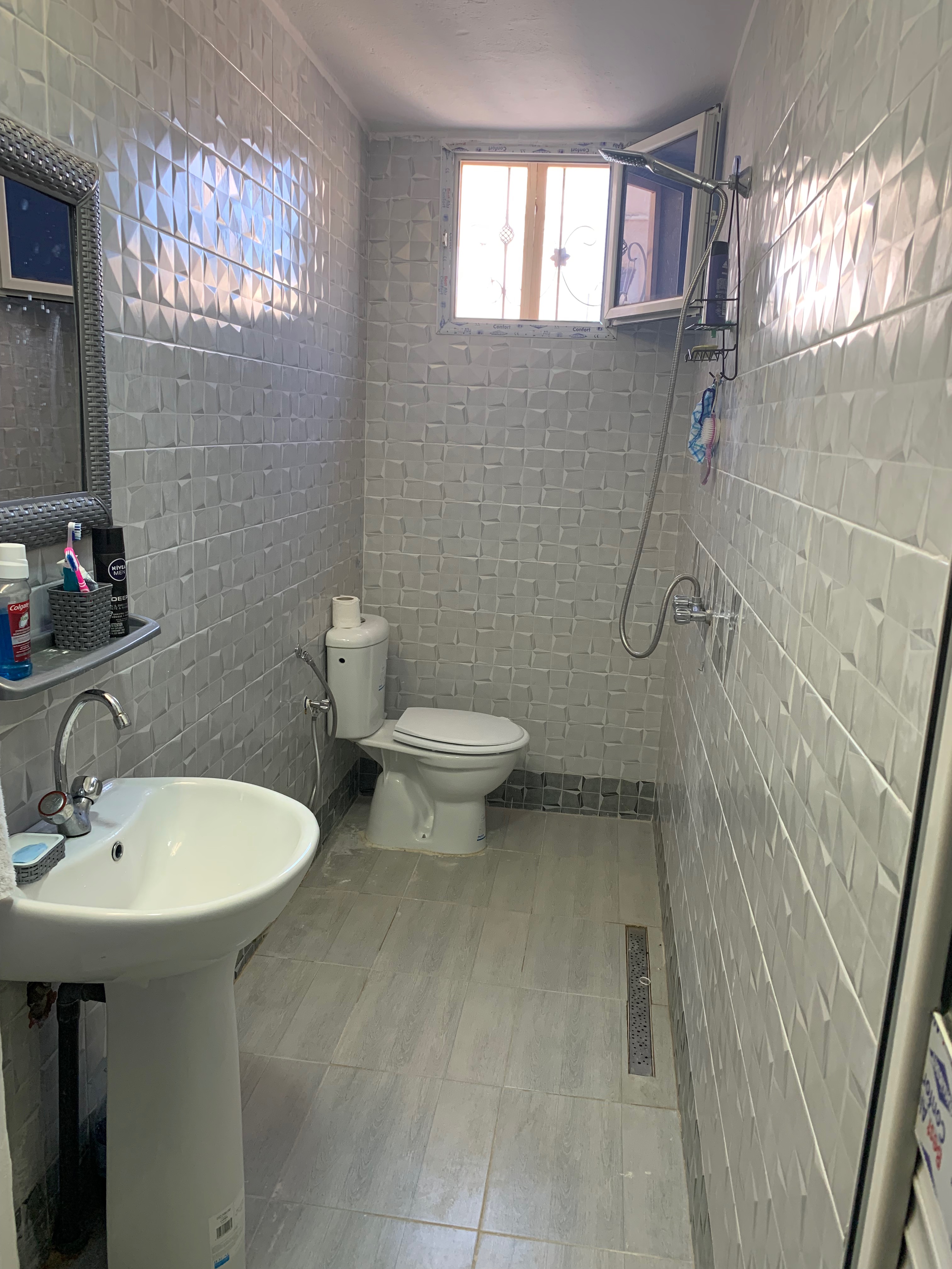 La Soukra Cite Hedi Nouira Location Appart. 1 pice Beau studio s1