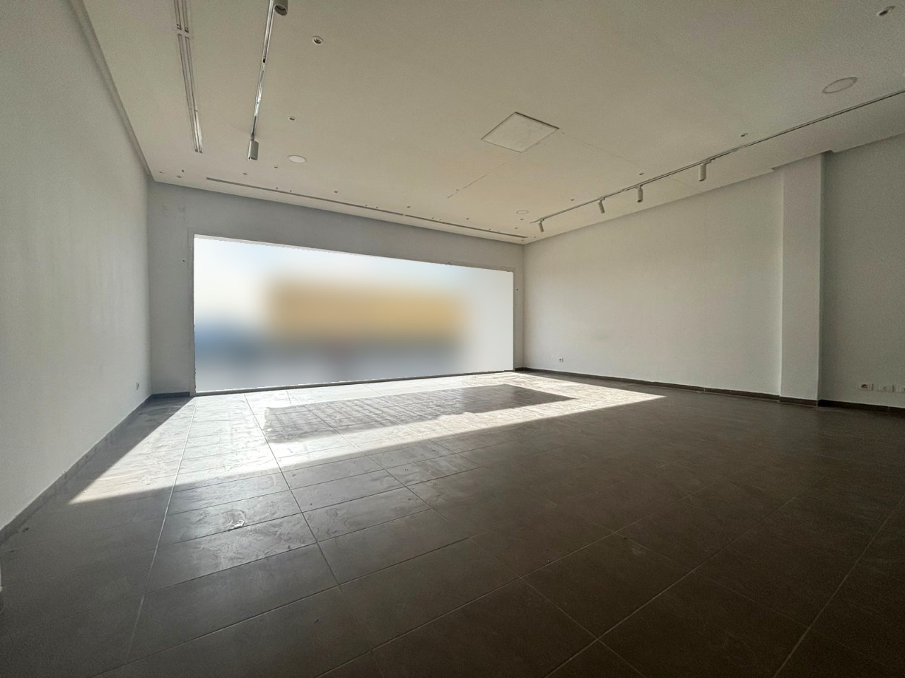 La Marsa&nbsp;Sidi Daoud&nbsp;Bureaux & Commerces&nbsp;Surfaces&nbsp;Local commercial sur la route de la marsa