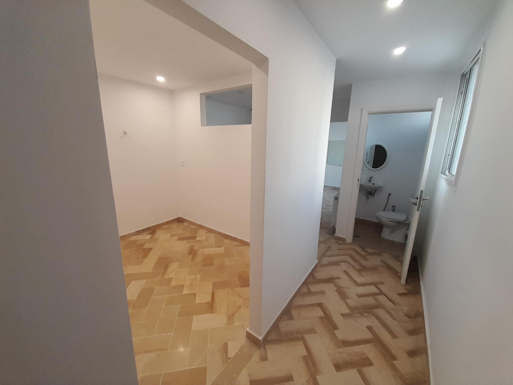 Ariana Ville El Menzah 8 Location Surfaces Local commercial ou administratif