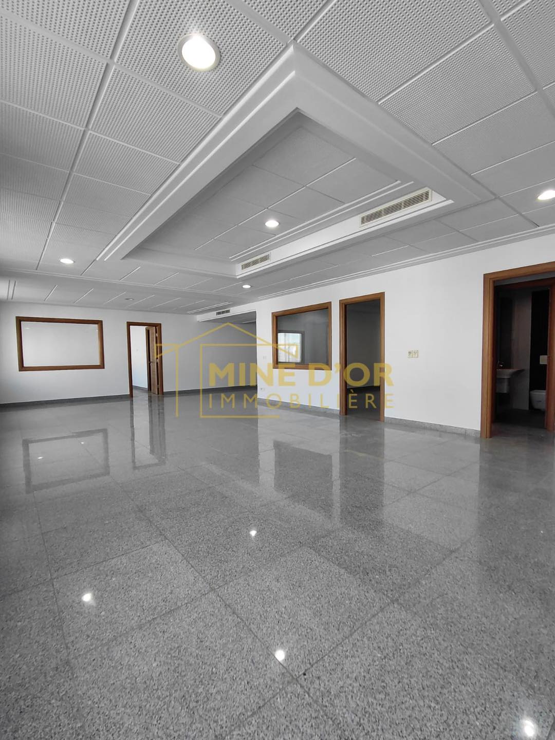 Cite El Khadra Zone urbaine nord Bureaux & Commerces Bureau Bureau spacieux de 210m au centre urbain nord