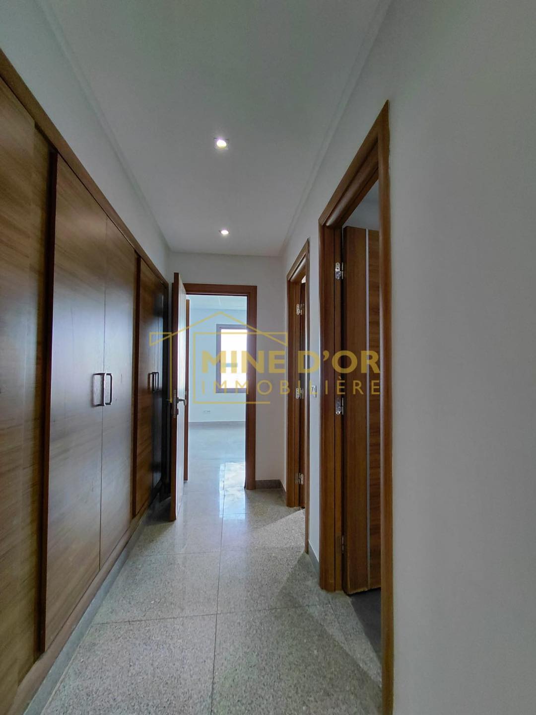 Cite El Khadra Zone urbaine nord Bureaux & Commerces Bureau Bureau spacieux de 210m au centre urbain nord