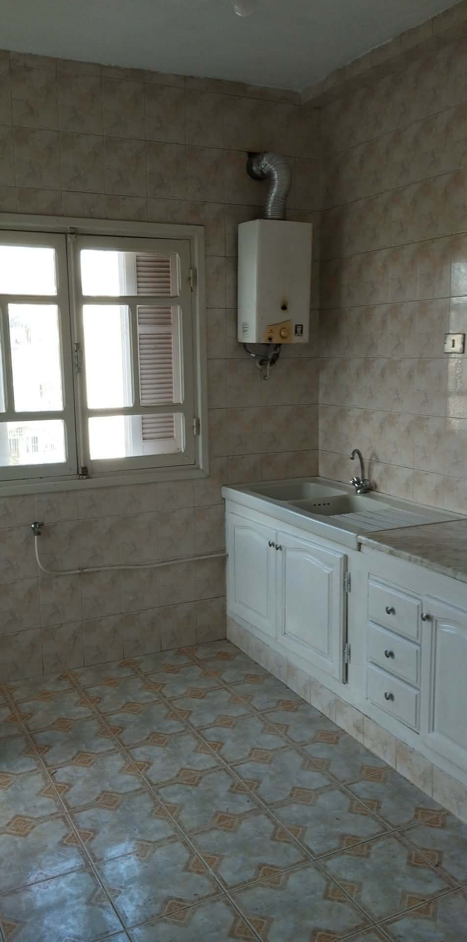 Ettahrir Cite Du Jardin Location Appart. 3 pices S3 cit el hadika