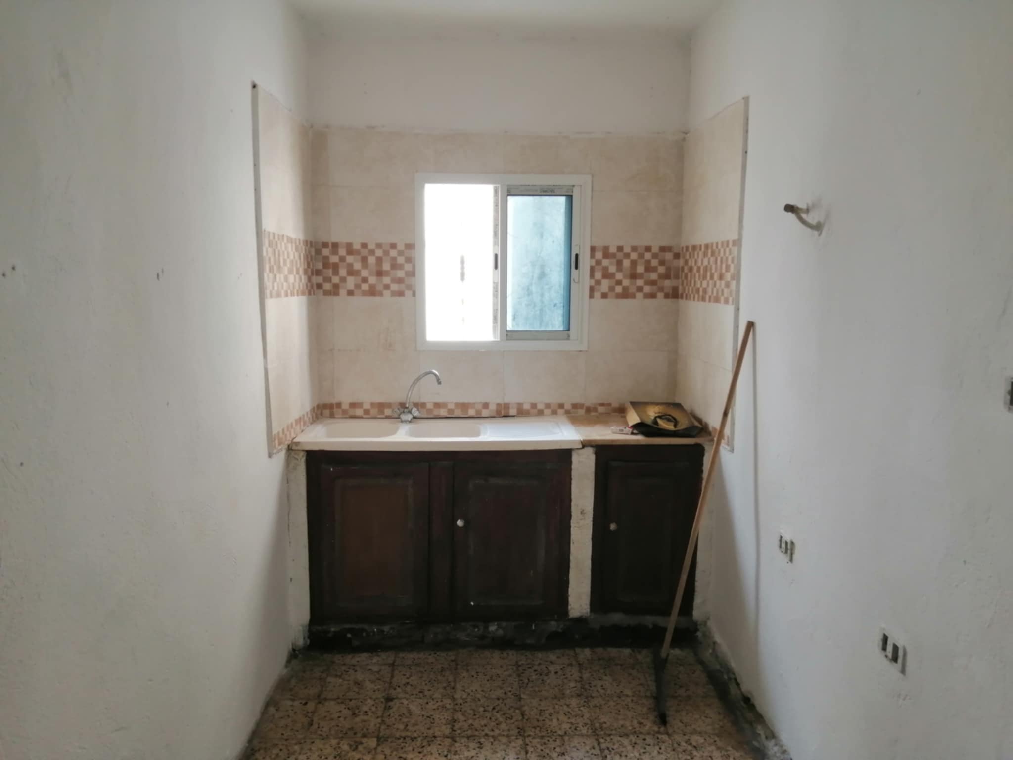 Ezzouhour (Tunis) Ezzouhour 4 Location Appart. 2 pices Studio  cit essalema ezzouhour 4