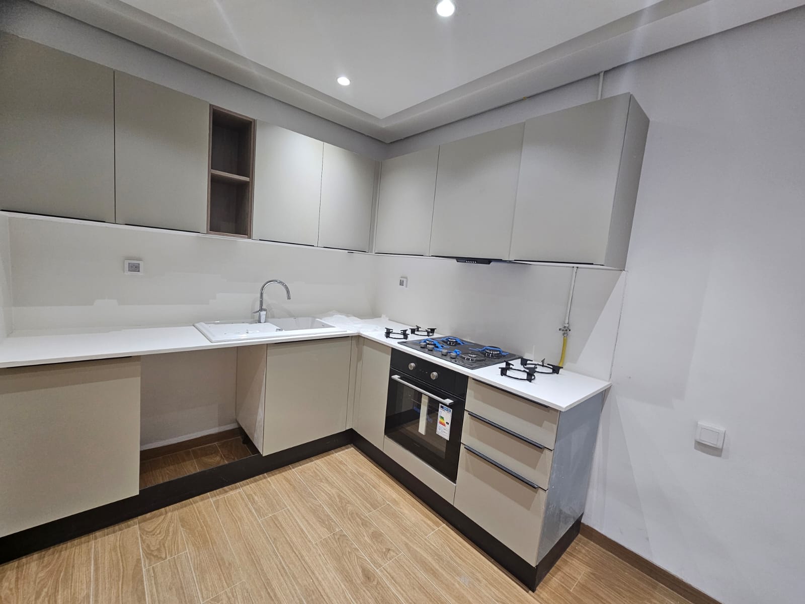 Mnihla&nbsp;Jardins d'el Menzah&nbsp;Location&nbsp;Appart. 2 pi�ces&nbsp;S plus 1 hst aux jmzh 2 wb4361