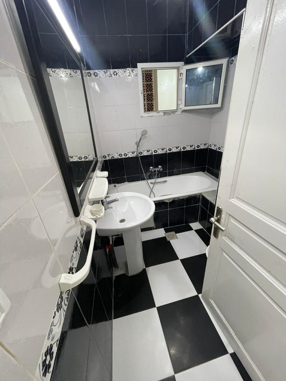 Mnihla&nbsp;Jardins d'el Menzah&nbsp;Location&nbsp;Appart. 3 pi�ces&nbsp;S plus 2 aux jmzh wb4372