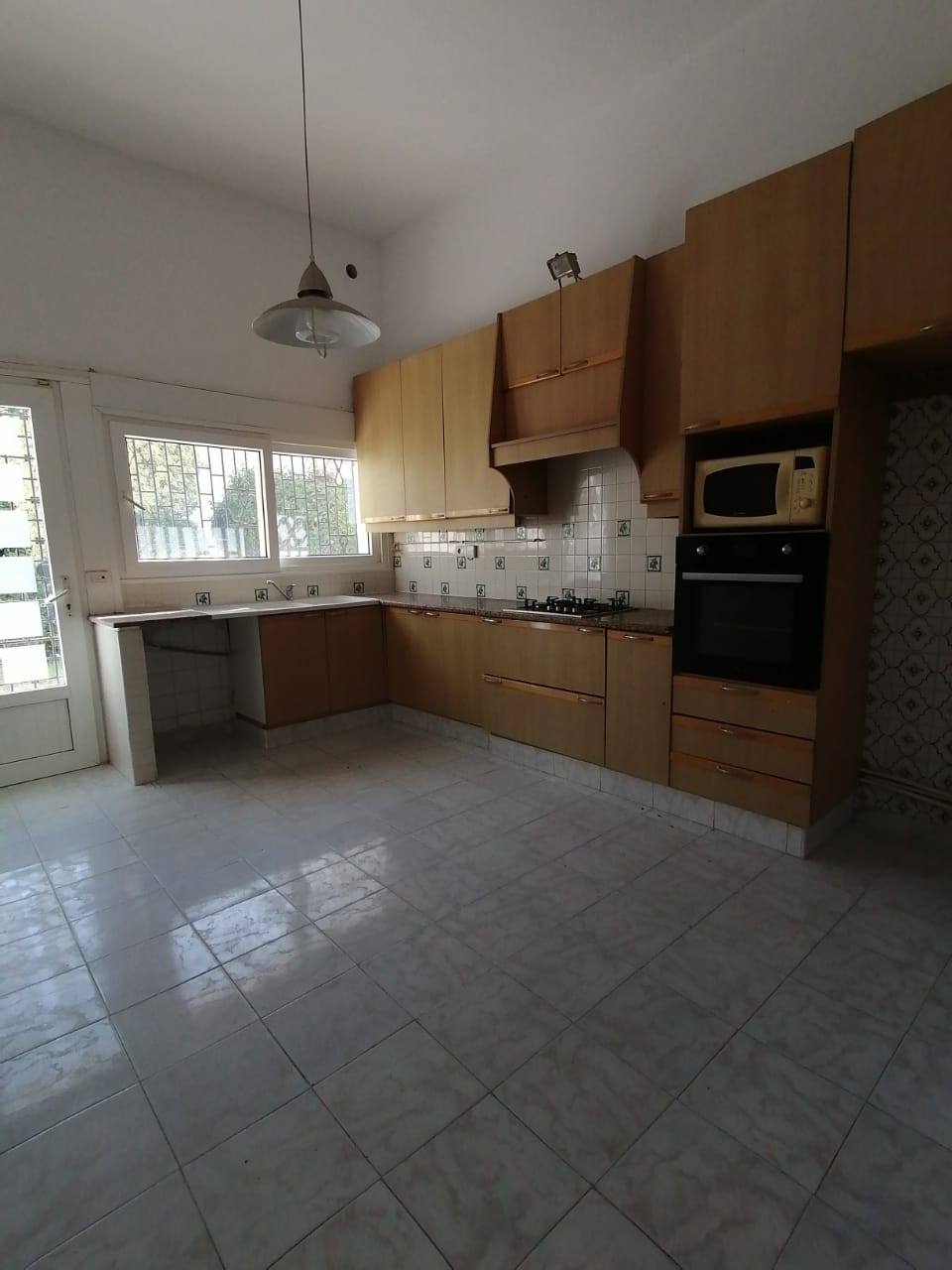 Le Bardo Le Bardo Location Appart. 5 pices+ Al villa s4 le bardo