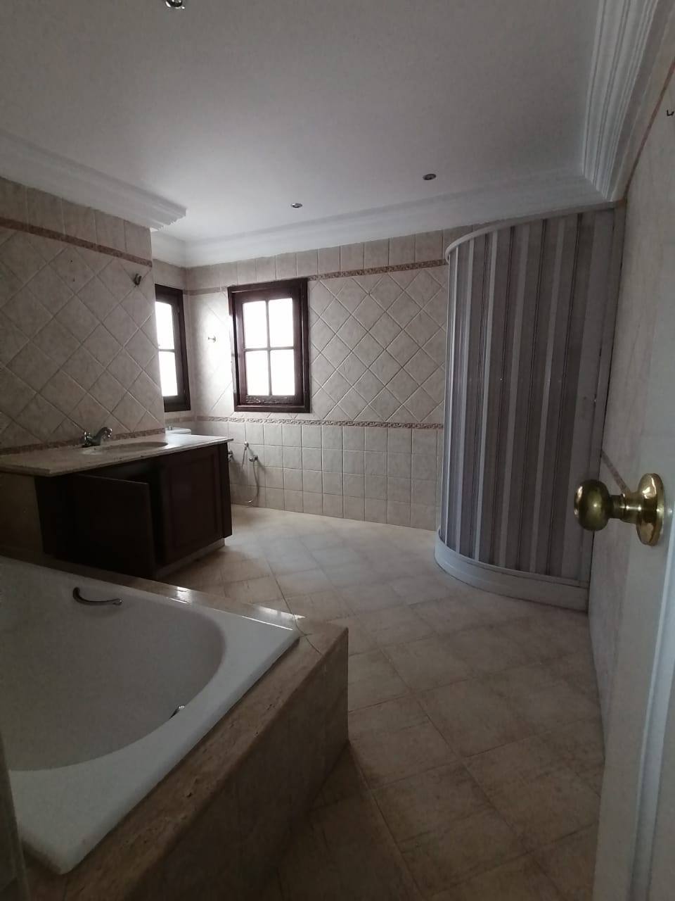 Le Bardo Le Bardo Location Appart. 5 pices+ Al villa s4 le bardo