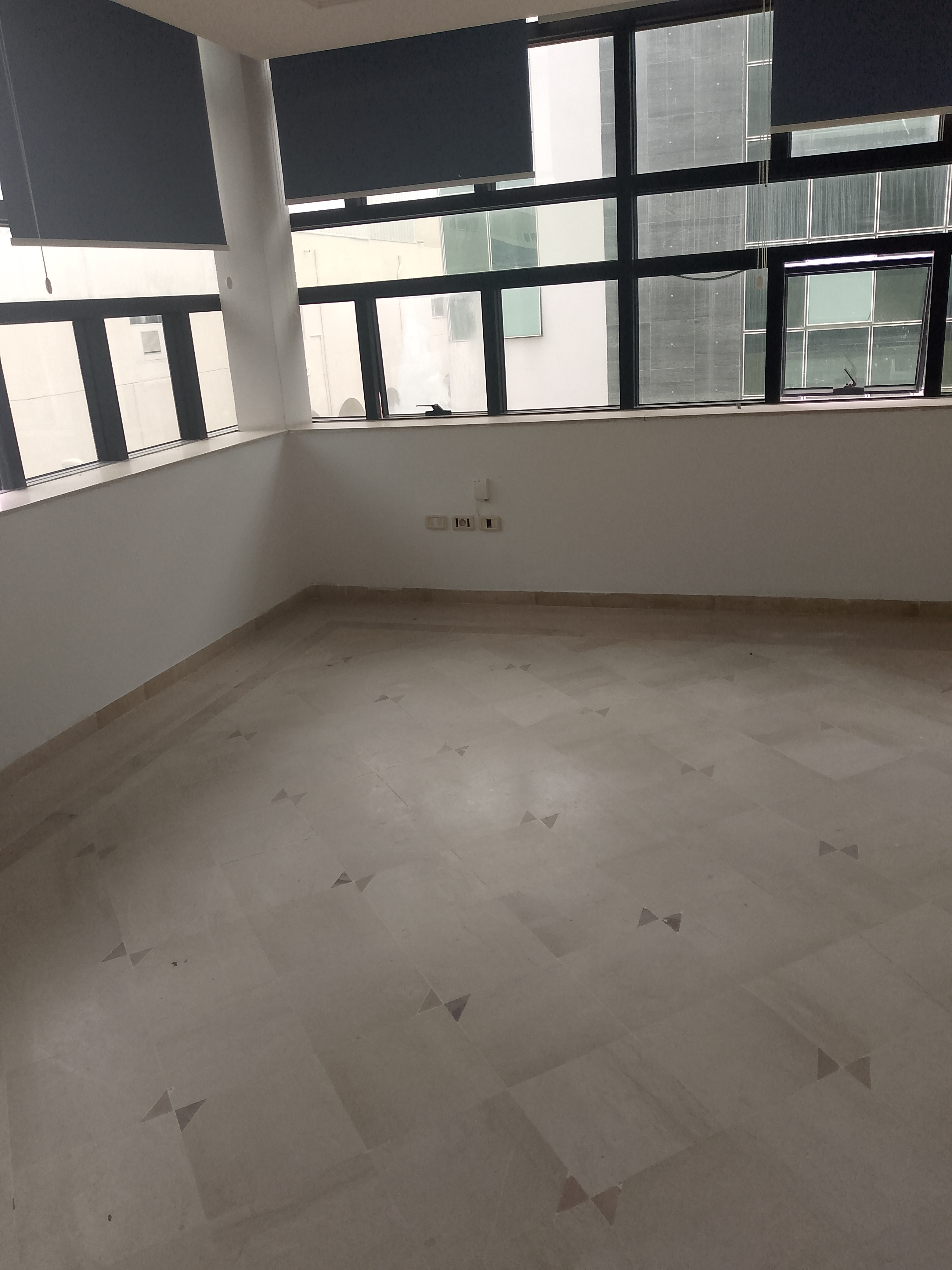 La Marsa Berge Du Lac Bureaux & Commerces Bureau Un beau bureau ou cabinet