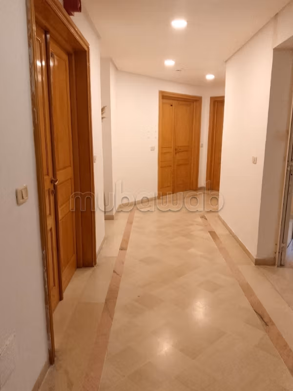 La Marsa Berge Du Lac Bureaux & Commerces Bureau Un beau bureau ou cabinet