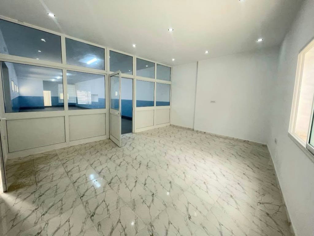 La Soukra Chotrana 1 Bureaux & Commerces Surfaces Dpt la soukra proche de hamadi abid