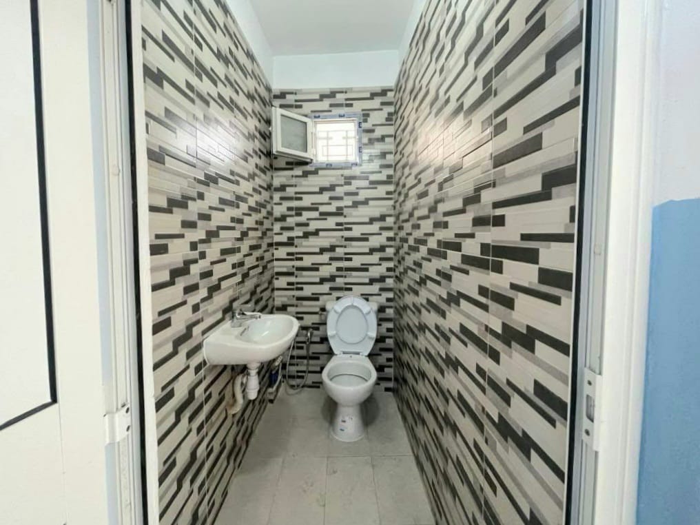 La Soukra Chotrana 1 Bureaux & Commerces Surfaces Dpt la soukra proche de hamadi abid