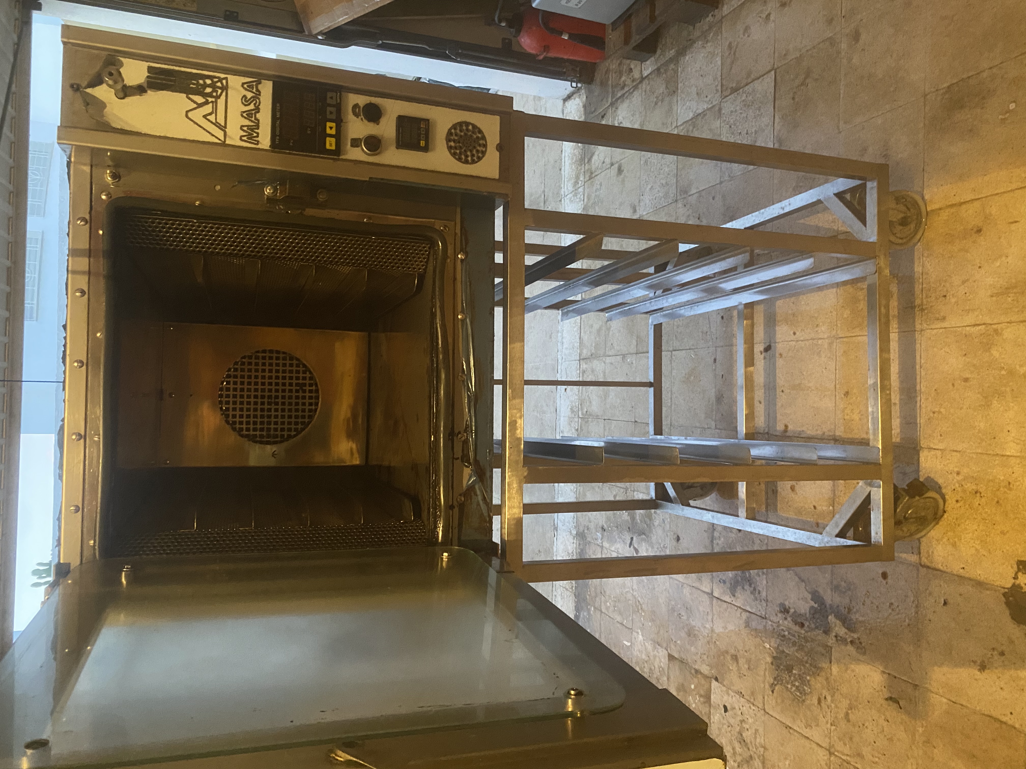 Ariana Ville&nbsp;Riadh Landlous&nbsp;Four encastrable&nbsp;Autre&nbsp;Four professionel