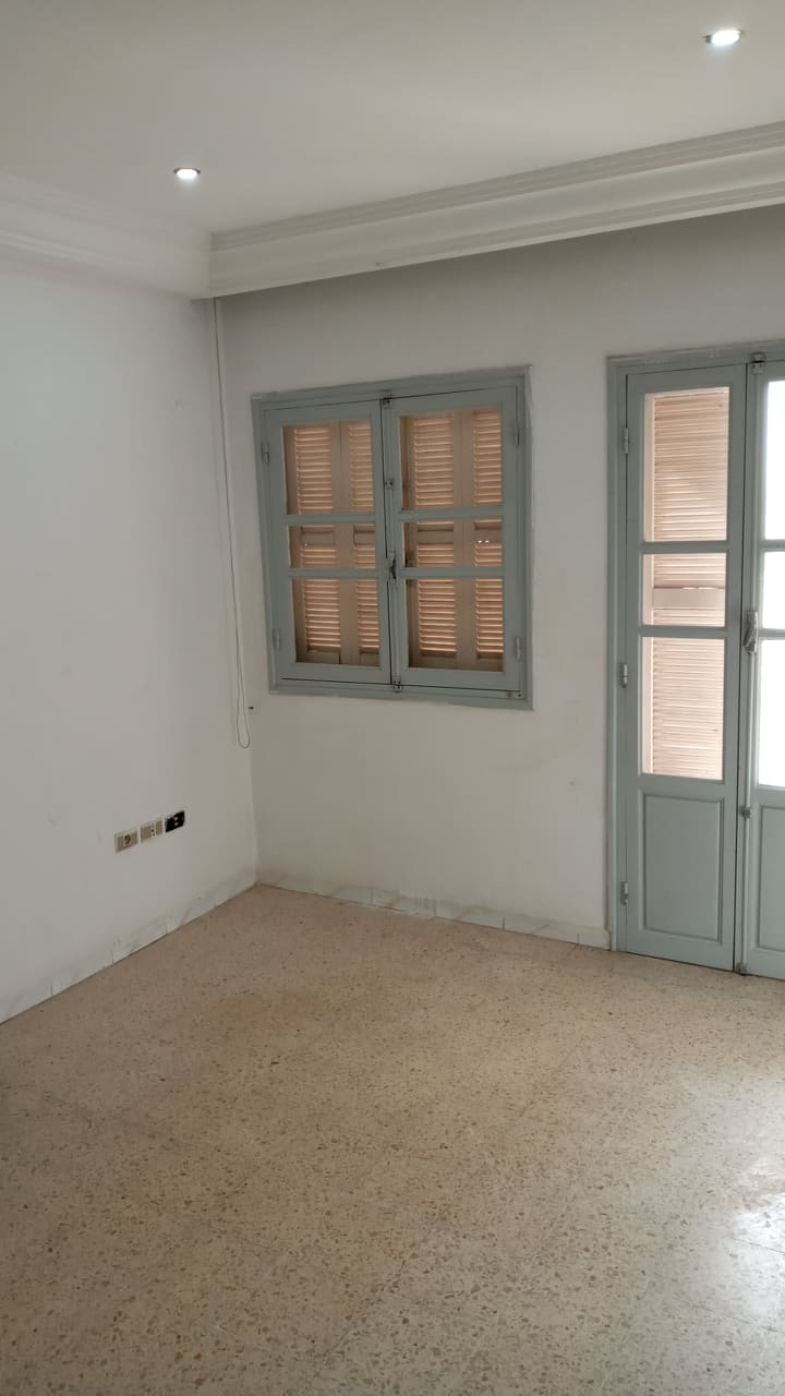 La Soukra Cite De La Sante Location Appart. 4 pices Appartement 3 pices  et un salon