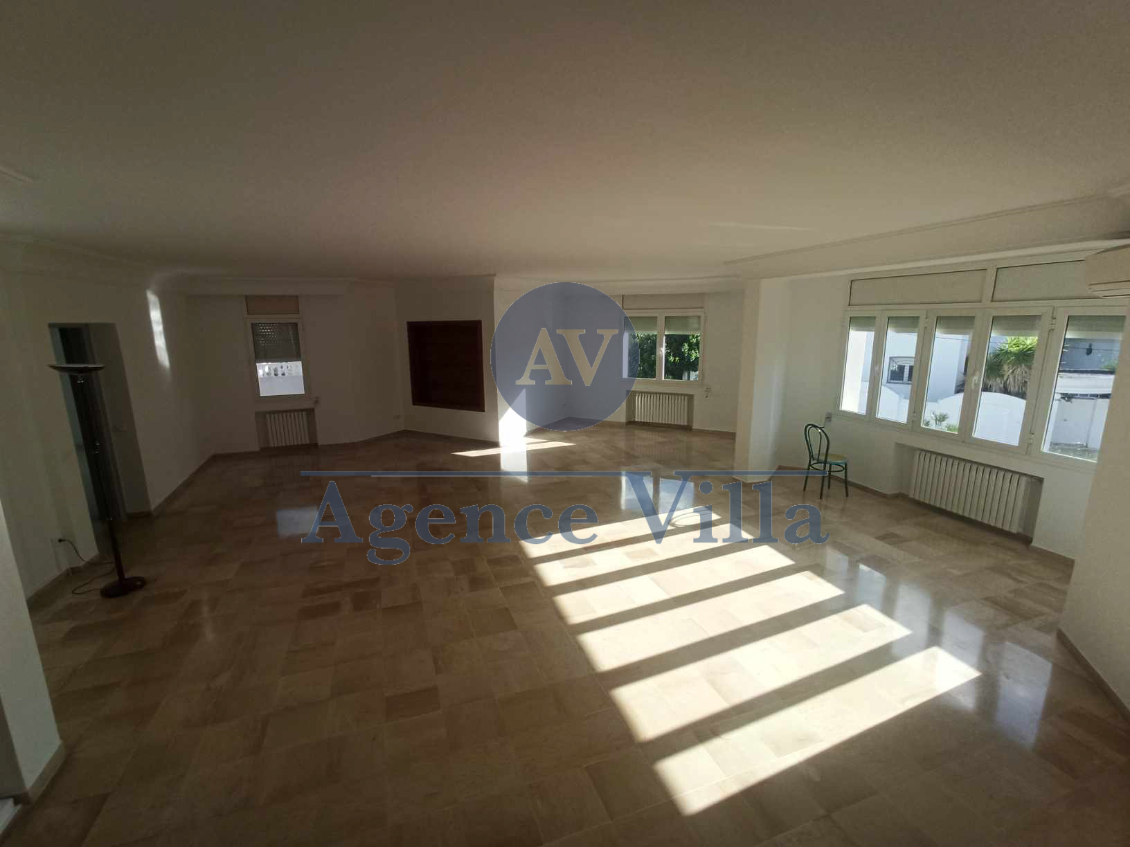 La Marsa Cite Des Juges 2 Location Appart. 5 pices+ Duplex indpendant s4  la marsa