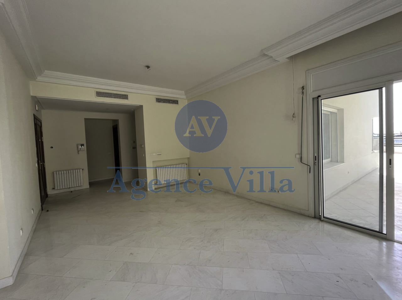 La Marsa&nbsp;Berge Du Lac&nbsp;Location&nbsp;Appart. 5 pi�ces+&nbsp;Un appartement s4 au lac1