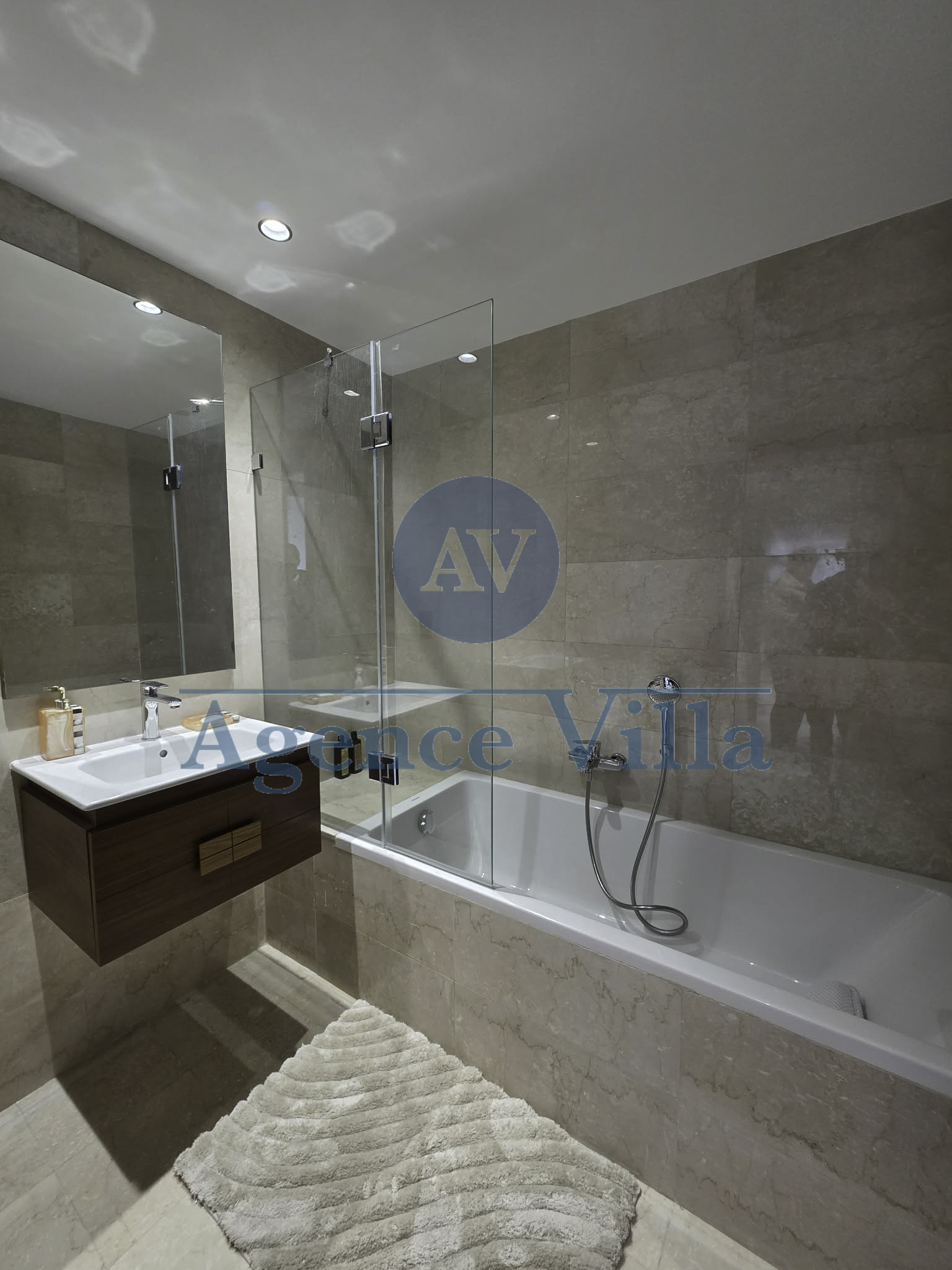 Ain Zaghouan&nbsp;Jardins de Carthage&nbsp;Location&nbsp;Appart. 3 pi�ces&nbsp;Un  s2 meubl� au jardin de carthage