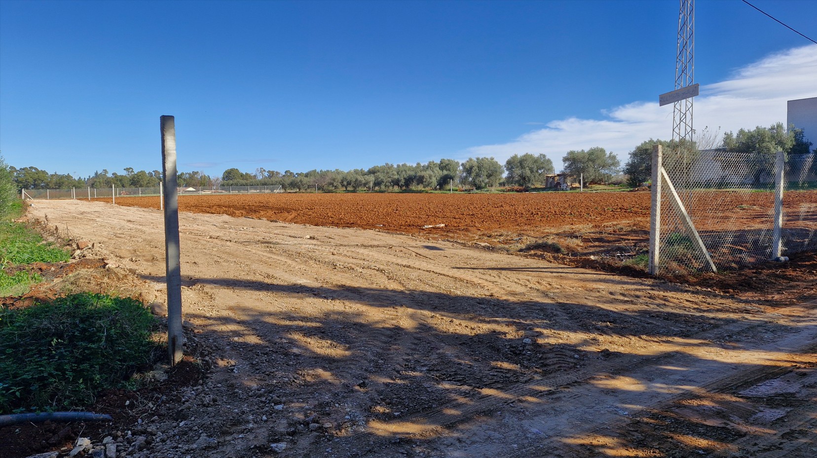 Sidi Thabet&nbsp;Sidi Thabet&nbsp;Terrain&nbsp;Terrain nu&nbsp;Terrain de 1000m situ�s � sidi thabet