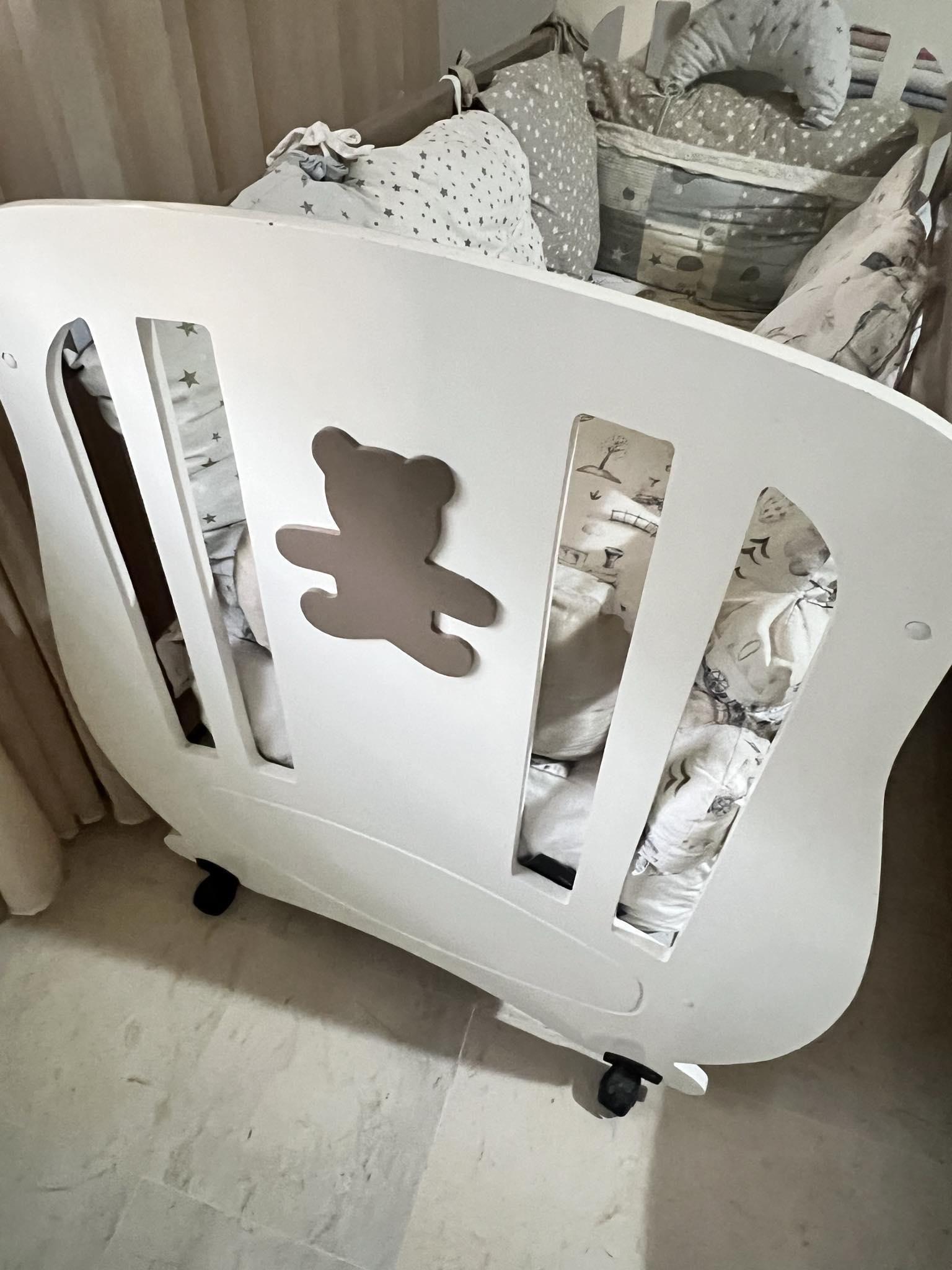 Monastir&nbsp;Zone Skanes&nbsp;Lits et Equipements d'int�rieur&nbsp;Autre&nbsp;Lit b�b� avec matelas et coussins