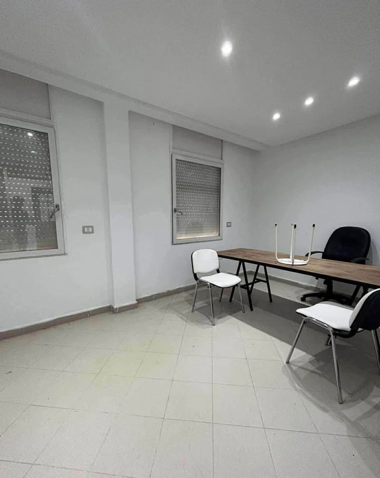 Ain Zaghouan&nbsp;Ain Zaghouan&nbsp;Location&nbsp;Autre&nbsp;Local bureautique � rue khaled ibn el walid