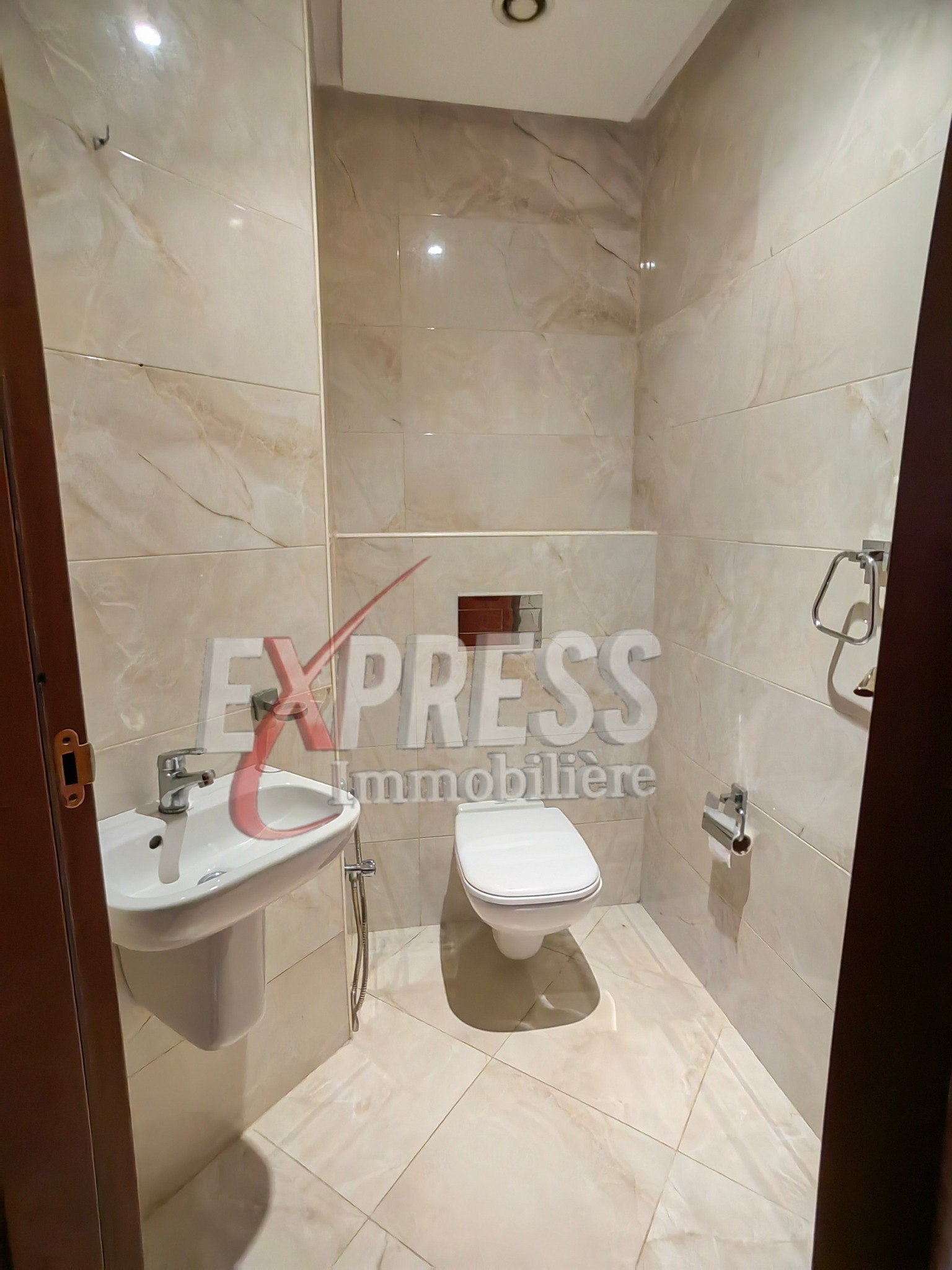 El Menzah El Menzah 9 Location Appart. 3 pices Un appart s2 haut standing