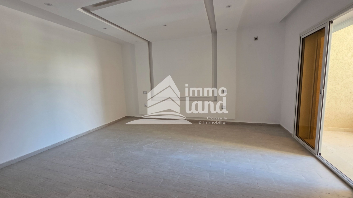 La Soukra Chotrana 1 Location Duplex Triplex s5 avec jardin  la soukra