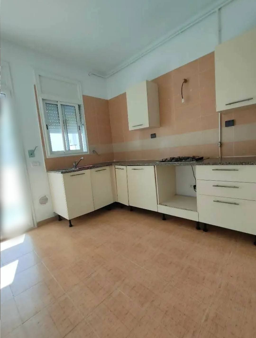 Mnihla&nbsp;Jardins d'el Menzah&nbsp;Location&nbsp;Appart. 2 pi�ces&nbsp;Jardin d'el menzah spacieux appt s1