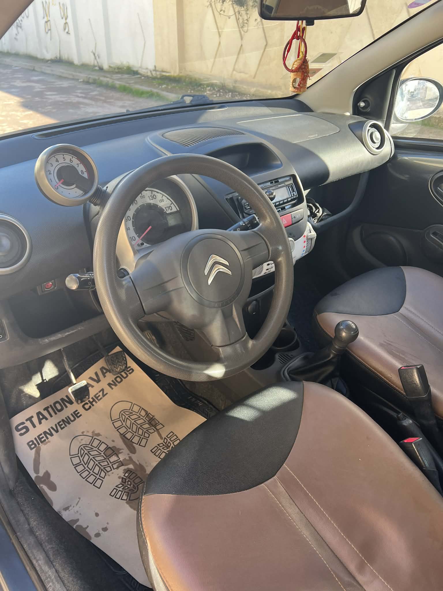 La Soukra&nbsp;Borj Louzir&nbsp;Citroen&nbsp;C1&nbsp;C1 cause d�part � l'�tranger