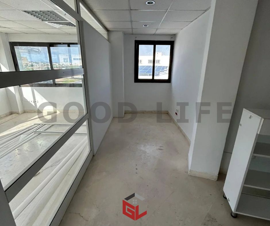 La Soukra&nbsp;Charguia 1&nbsp;Bureaux & Commerces&nbsp;Bureau&nbsp;Espace bureautique d'environ 300 m2 � la charguia1