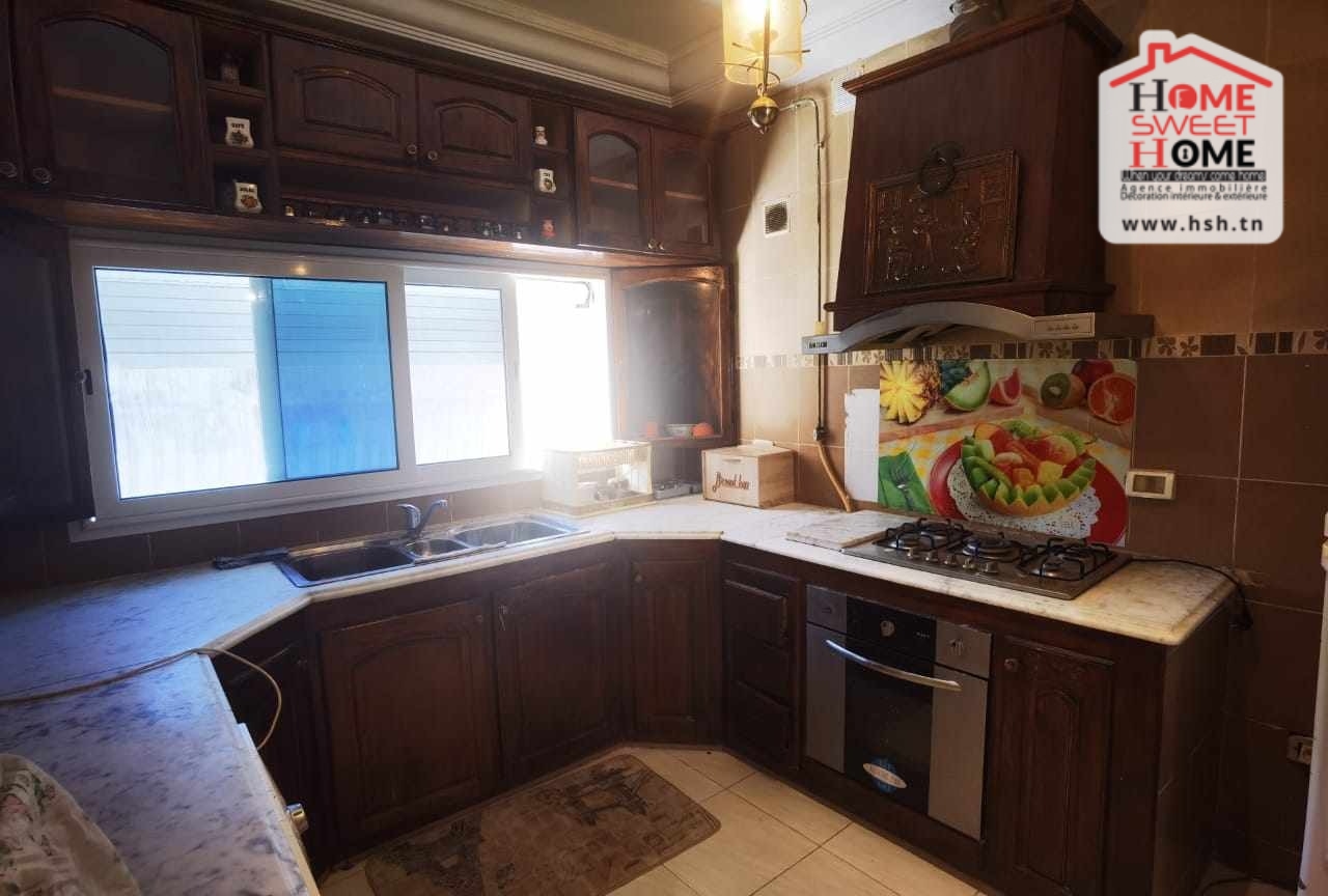 La Marsa Marsa Ennassim Location Appart. 2 pices Etage de villa mezyana meubl la marsa