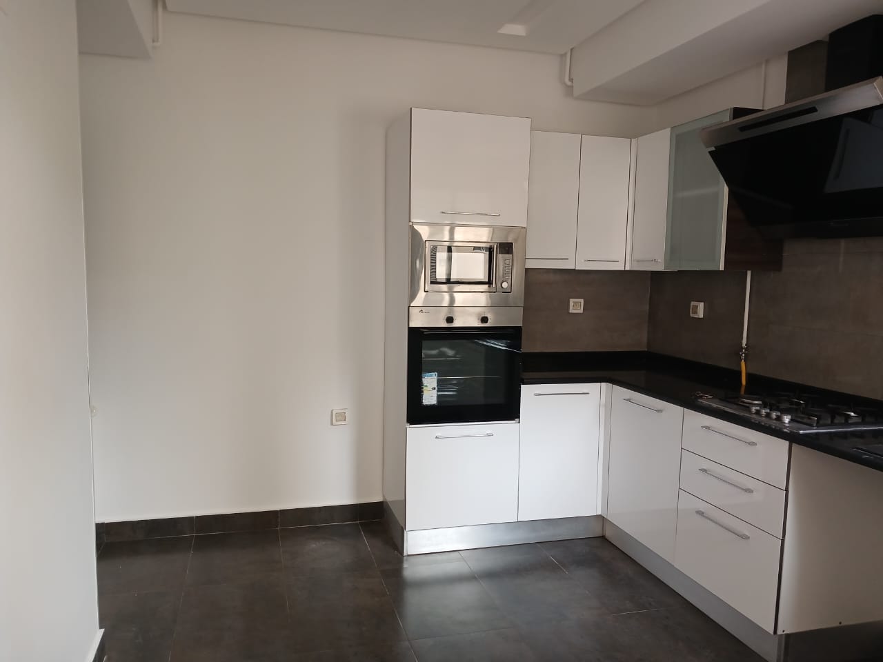 Ain Zaghouan Jardins de Carthage Location Appart. 3 pices Appart s2 haut standing