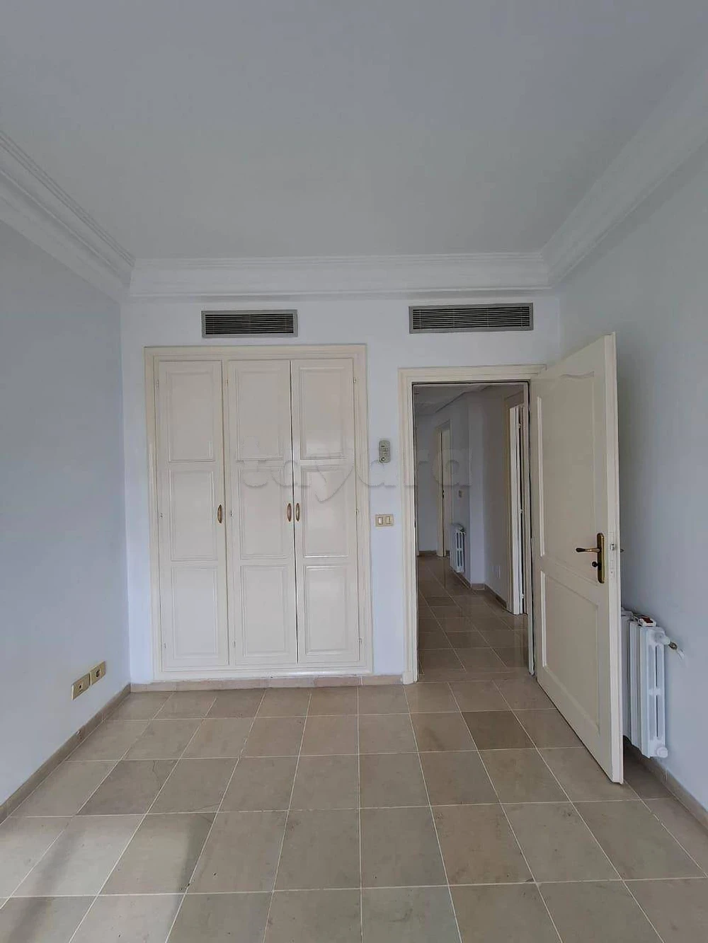 El Menzah El Manar 2 Location Appart. 4 pices Appart s3  manar 2 cot brooklyn