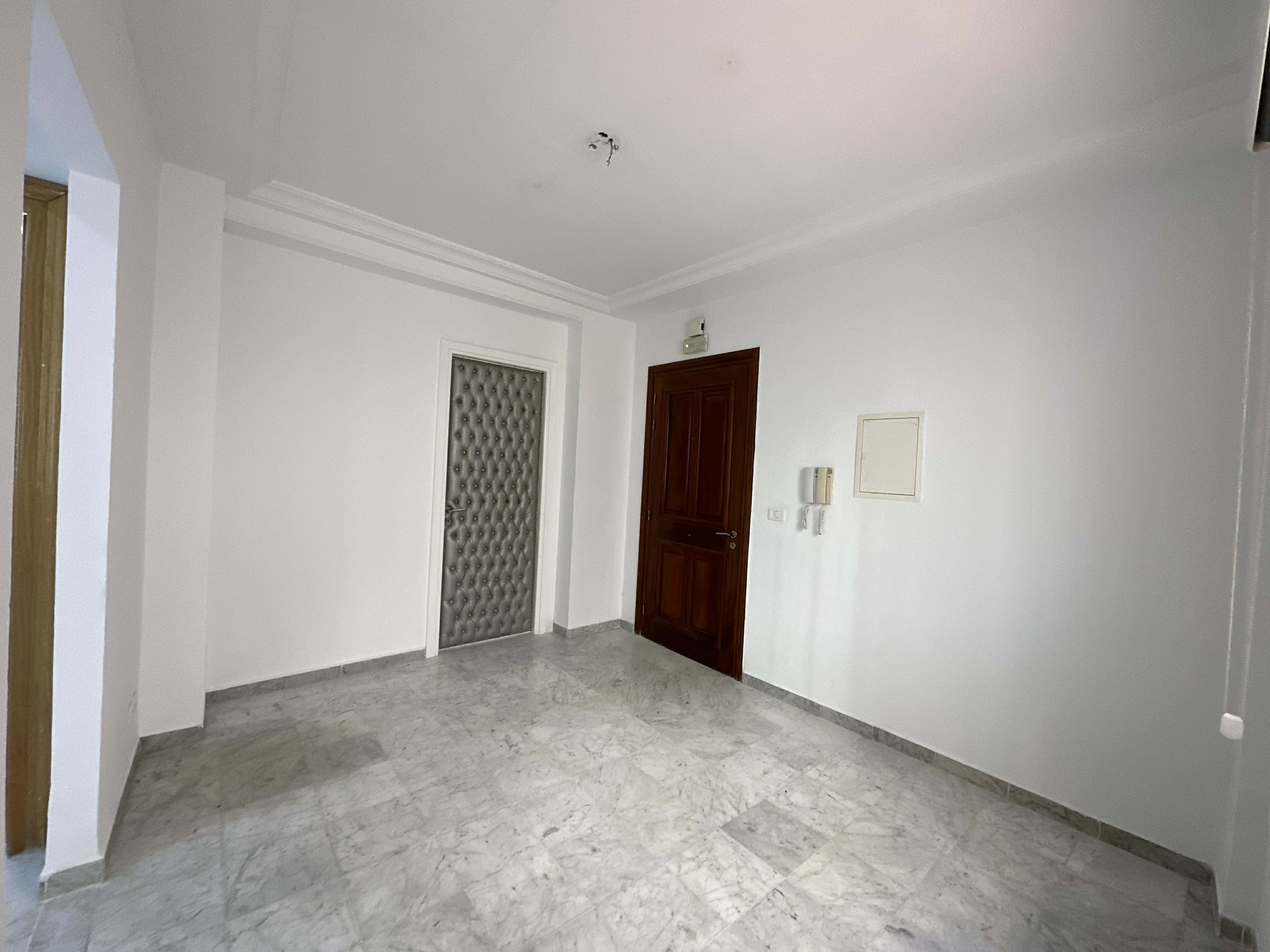 Ariana Ville Cite Ennasr 2 Bureaux & Commerces Bureau Bureau a2  ennasr 2 hedi nouira