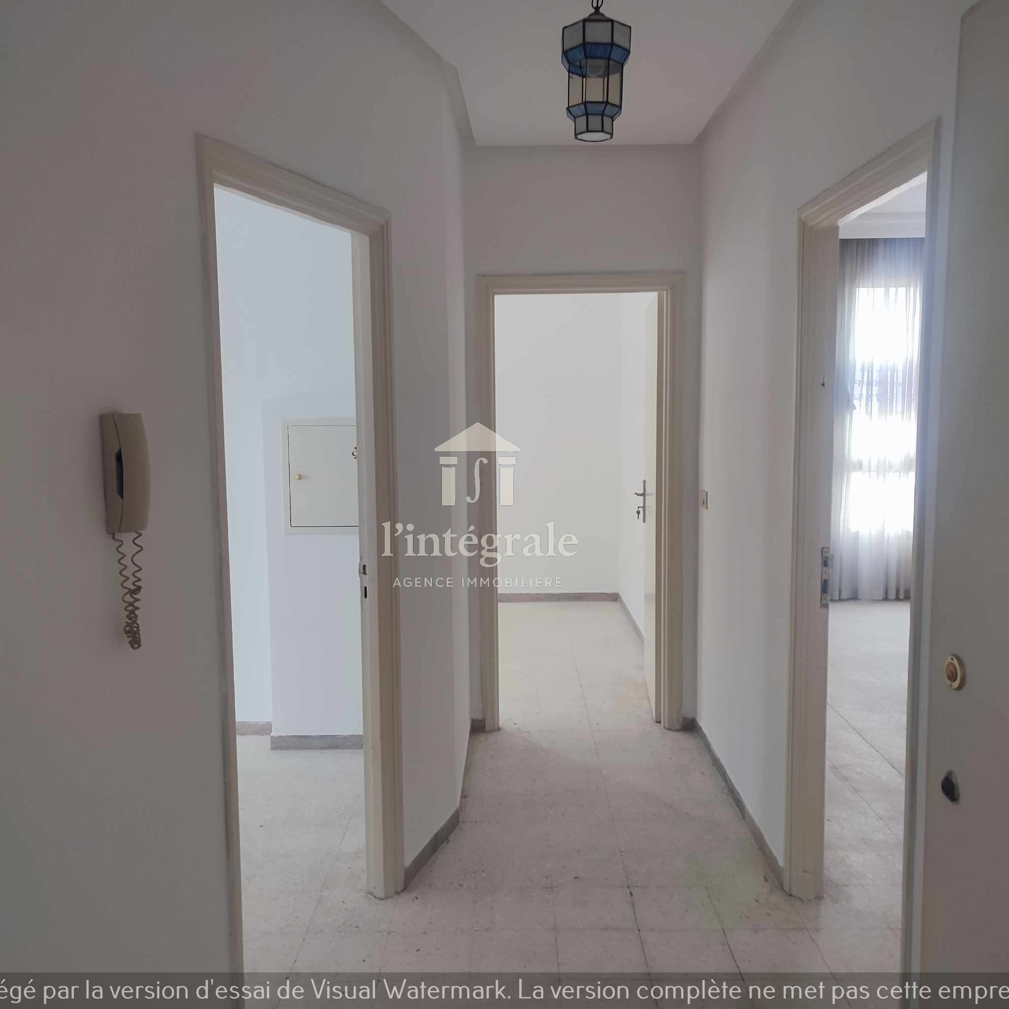 El Menzah&nbsp;El Menzah 1&nbsp;Bureaux & Commerces&nbsp;Bureau&nbsp;Grand bureau de 3 grande pi�ces