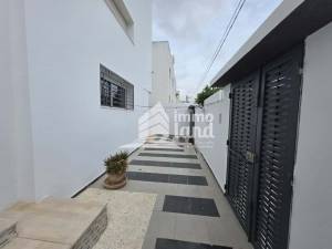 Mnihla&nbsp;Jardins d'el Menzah&nbsp;Vente&nbsp;Maisons&nbsp;Villa de 452m2 aux jardins d'el menzah 2