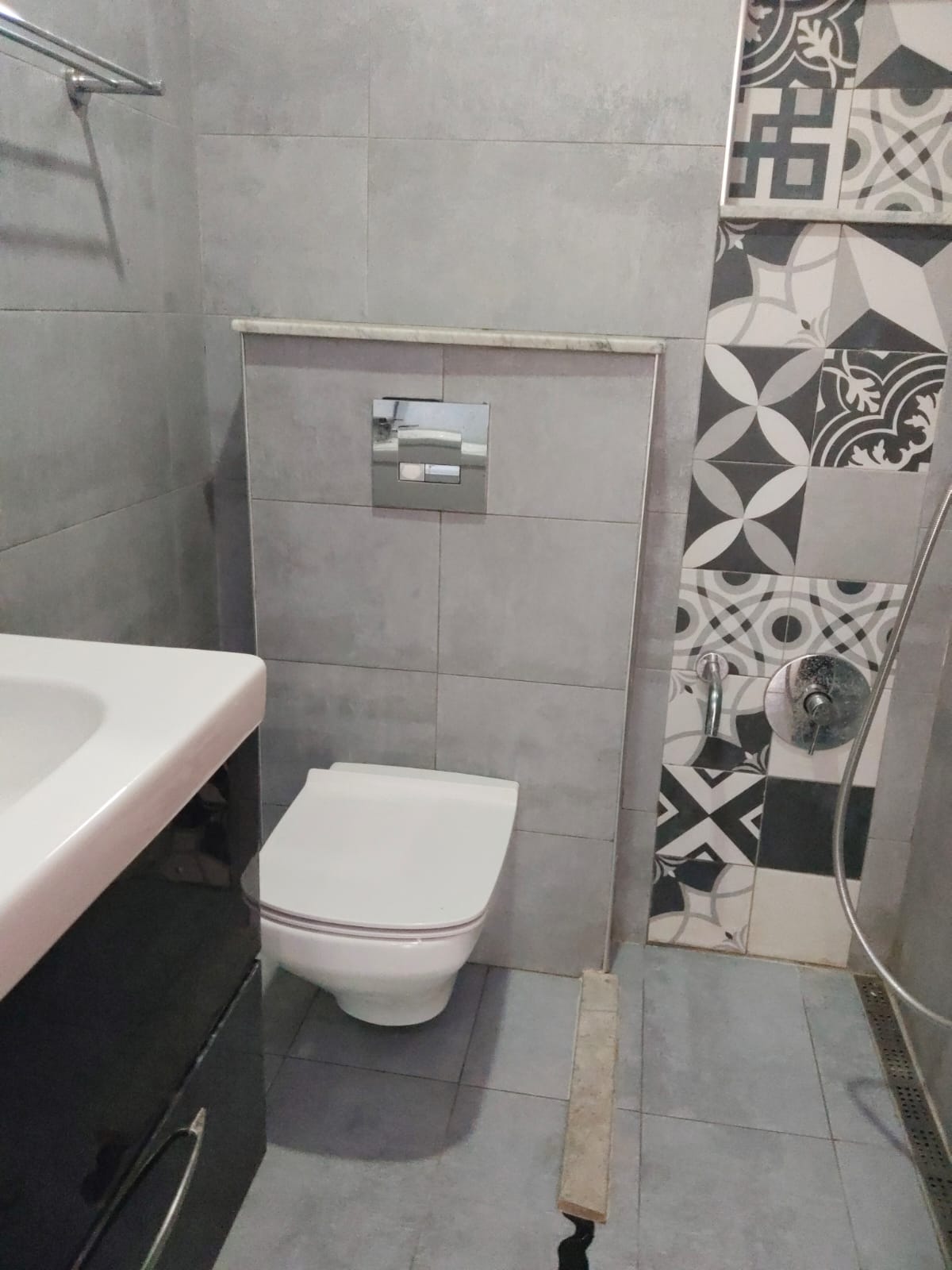 Raoued Borj Touil Location Appart. 5 pices+ Borj touil loc villa