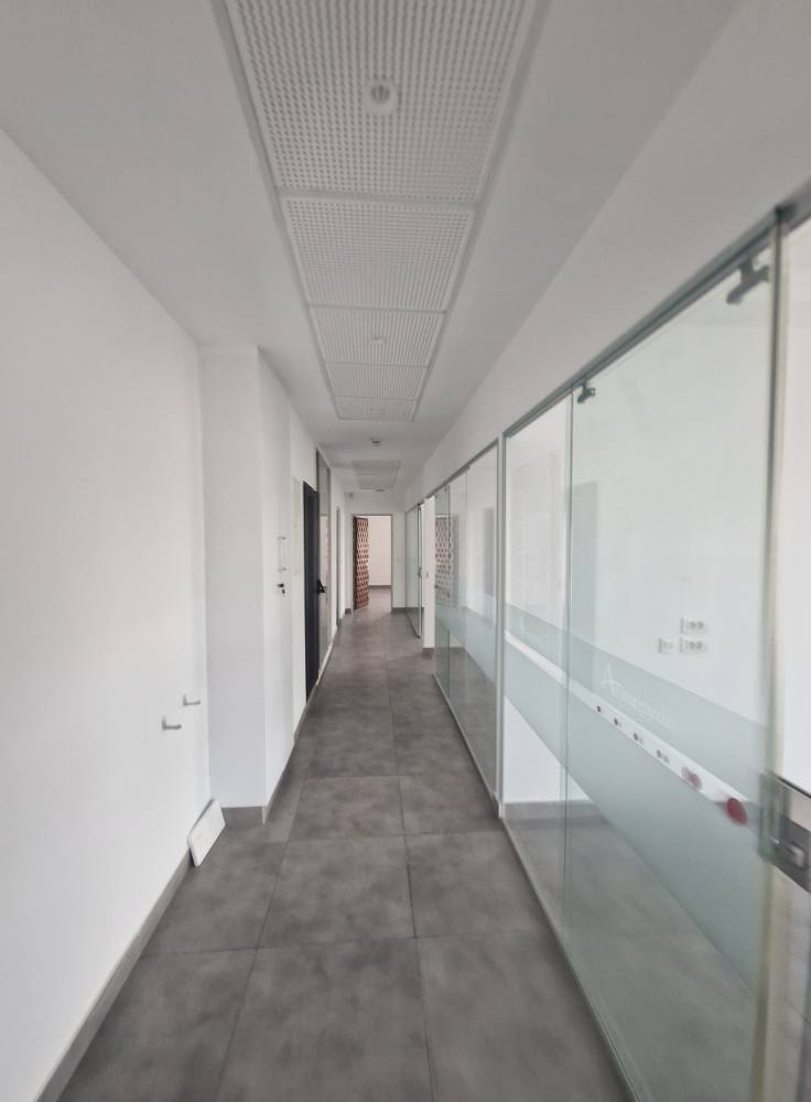 Cite El Khadra&nbsp;Zone urbaine nord&nbsp;Bureaux & Commerces&nbsp;Bureau&nbsp;Bureau h4  au lac 2