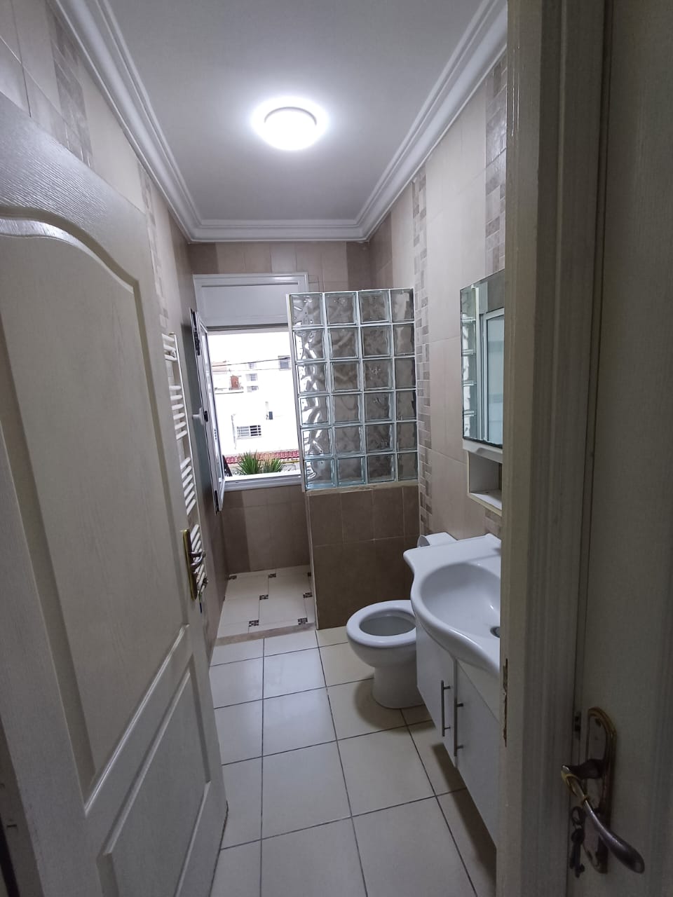 La Marsa&nbsp;El Aouina&nbsp;Location&nbsp;Appart. 3 pi�ces&nbsp;Apt 2ch et salon