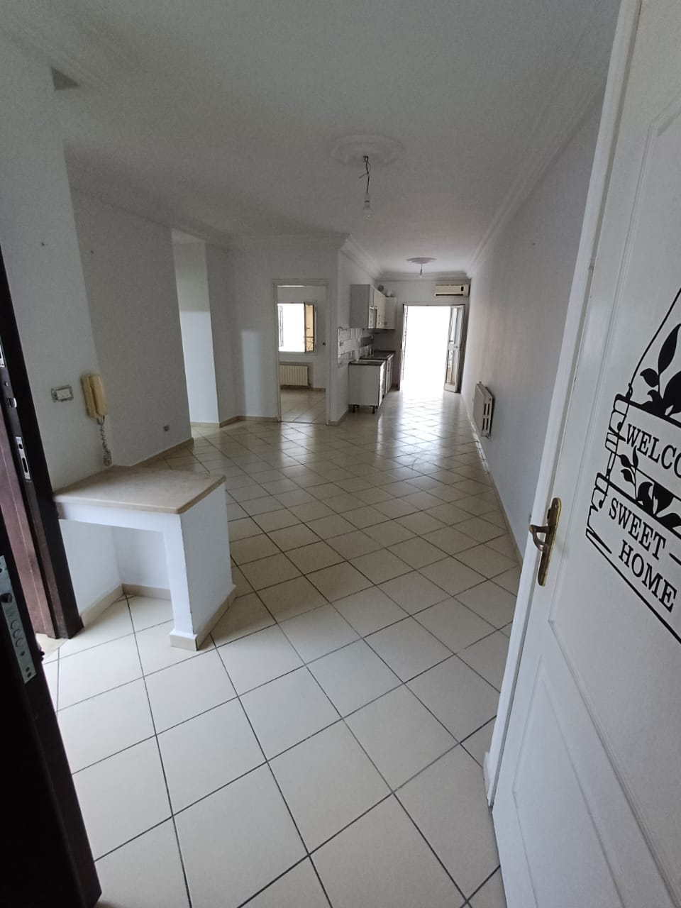 La Marsa&nbsp;El Aouina&nbsp;Location&nbsp;Appart. 3 pi�ces&nbsp;Apt 2ch et salon
