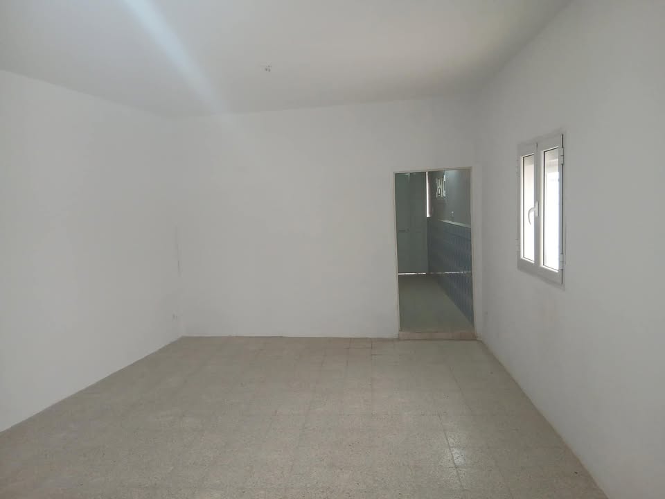 El Mourouj&nbsp;El Mourouj&nbsp;Location&nbsp;Autre&nbsp;Rdc d'un studio abed el hmid mrj 1