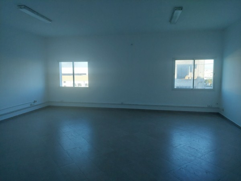 Fouchana Zone Industrielle El Meghira Bureaux & Commerces Bureau Bureau h4 180 m  mghira zi